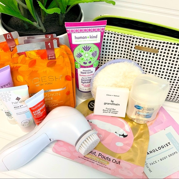 Beauty Body Bundle with Bag - Picture 1 of 10
